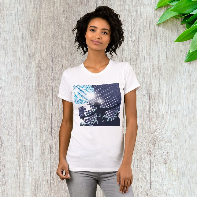 DJ Darstellend in einem Club Womens T - Shirt (Von Creator hochgeladen)
