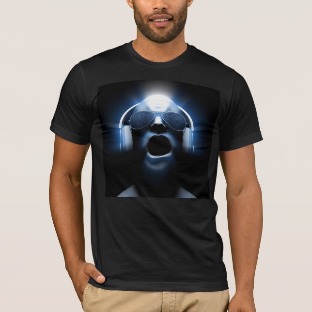 DJ, das mit Kopfhörern und Sonnenbrille schreit T-Shirt (Vorderseite)