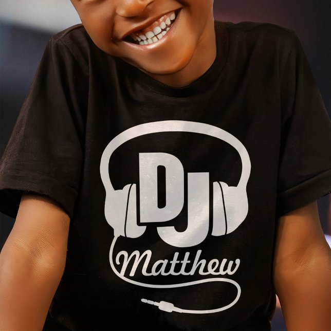 DJ deinen Namen white auf black kids T - Shirt (Von Creator hochgeladen)