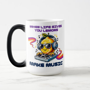 DJ Lemon Groove mit Kopfhörern und Turntable Verwandlungstasse