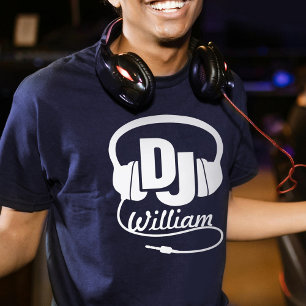 DJ-Name Kopfhörer weiß auf dunklem Grafik-T-Shirt T-Shirt