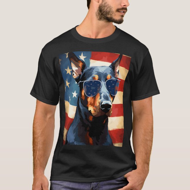 Doberman 4. Juli amerikanische Flagge T-Shirt (Vorderseite)