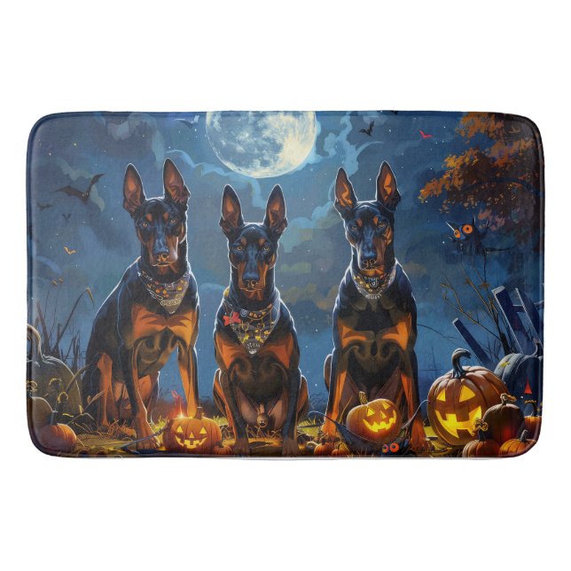 Doberman Halloween Spooky Badematte (Vorderseite)