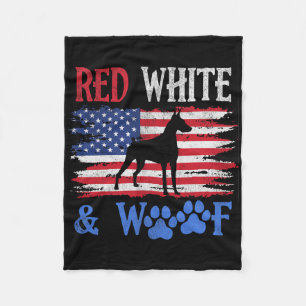 Doberman Pinscher American Flag USA Red White und Fleecedecke