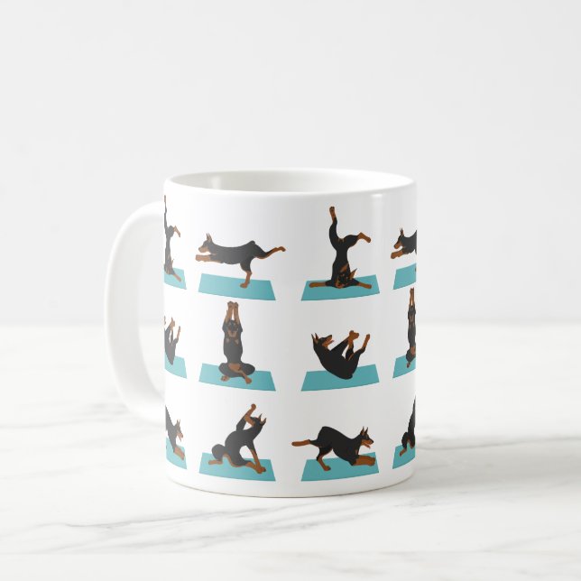 Doberman Pinscher Hund Yoga Kaffeetasse (Vorderseite Links)