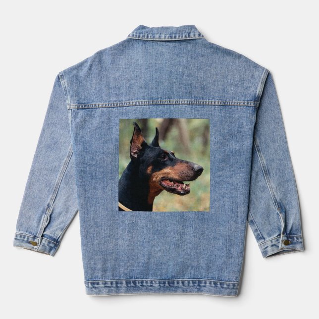 Doberman Pinscher im Wald Jeansjacke (Rückseite)