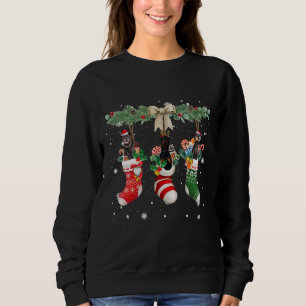 Doberman Pinscher in Weihnachtssocken Sweatshirt