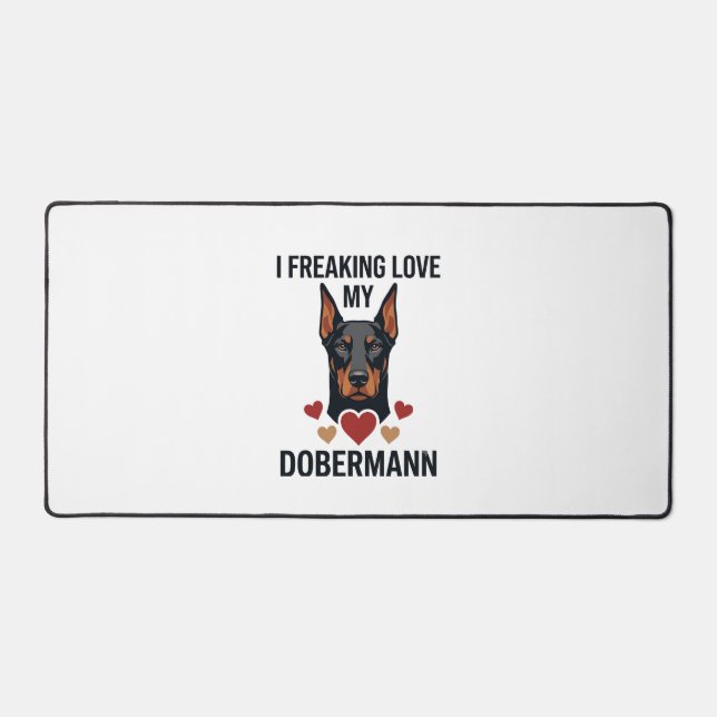 Dobermann Hund mit roten Herzen_1 Schreibtischunterlage (Vorderseite)