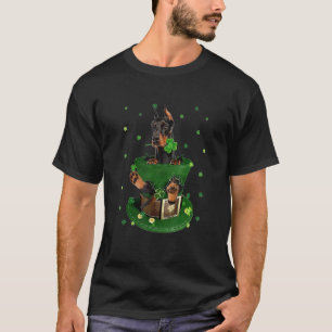 Dobermann-Hund Shamrock-Hut C St. Patrick's Day T-Shirt