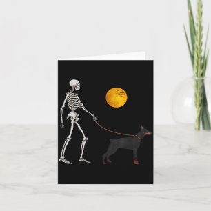 Dobermann-Skelett-Hund läuft Halloween-Kostüm Karte