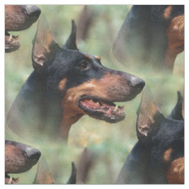 DobermannPinscher im Holz Stoff