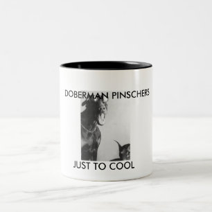 DobermannPinschers, gerade zu coolem. Zweifarbige Tasse