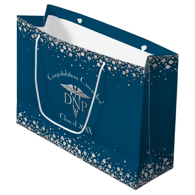 Doctor of Nursing Practice Graduation Blue Silver Große Geschenktüte (Vorderseite Schrägansicht)