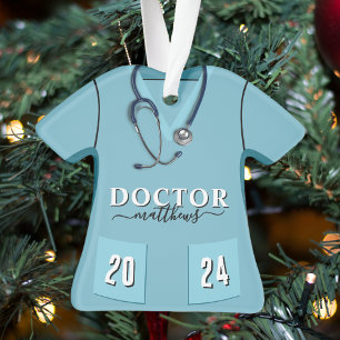Doctor Scrubs Blue Shirt Stethoscope Weihnachten Ornament