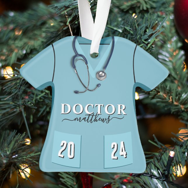 Doctor Scrubs Blue Shirt Stethoscope Weihnachten Ornament (Doctor Scrubs Blue Shirt Stethoscope Christmas Ornament
)