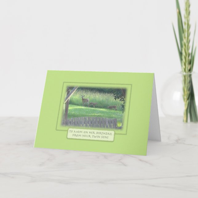Doe & Fawns zur Mama von Twin Sons Birthday Karte (Vorderseite)