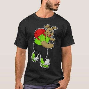 Dog als Skater mit dem Rucksack für Inline-Skate T-Shirt
