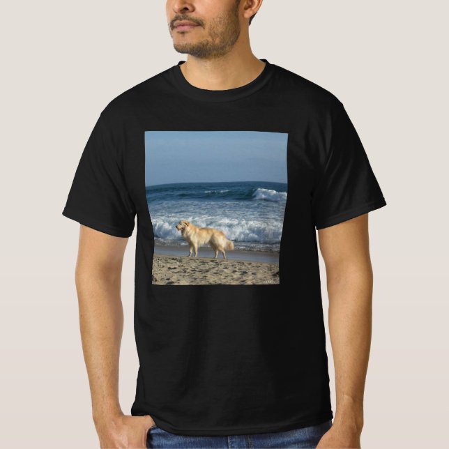 Dog At The Beach T-Shirt (Vorderseite)