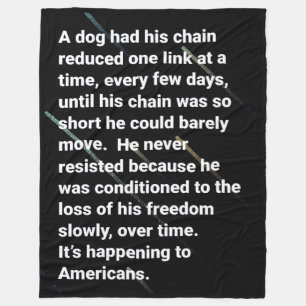 DOG CHAIN FLEECEDECKE