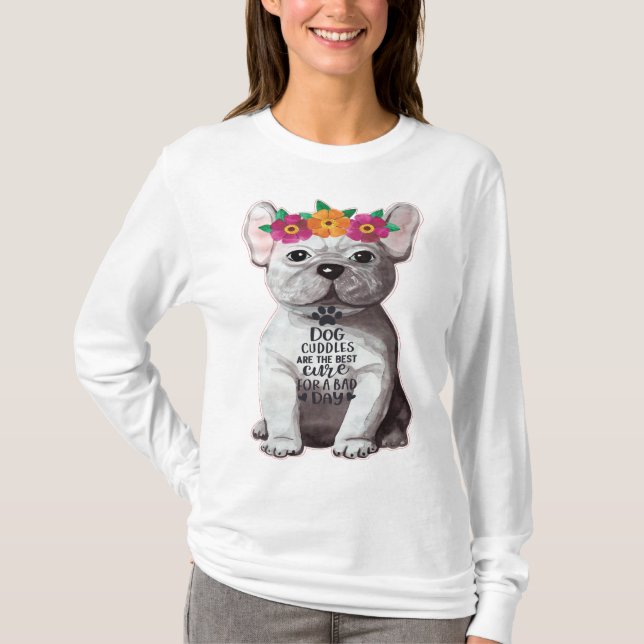 Dog Cuddles Tee Shirt in Long Sleeve gezeigt (Vorderseite)