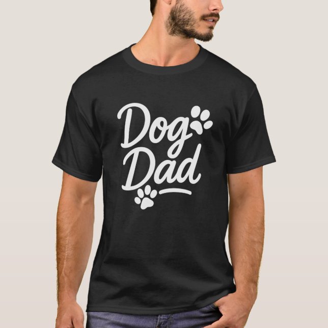 Dog-Daddy – Lustiges Pfotenabdruck-Script T-Shirt (Vorderseite)