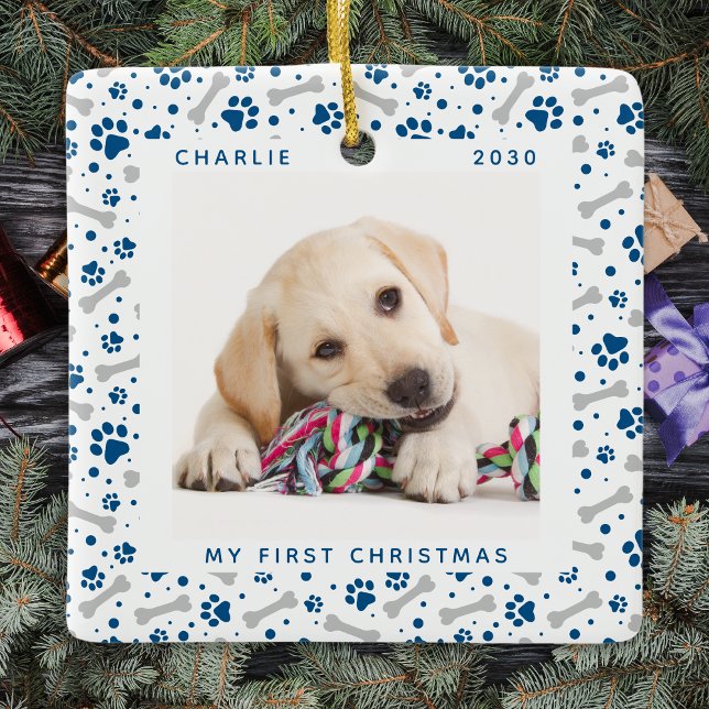 Dog Holiday Paw druckt Niedliches Personalisiertes Keramikornament (Von Creator hochgeladen)