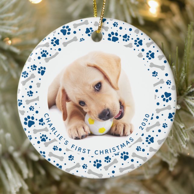 Dog Holiday Paw Prints Personalisiert 2 Begleiter  Keramik Ornament (Von Creator hochgeladen)