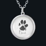 Dog Paw Print mit dem Namen Ihres Hauses - Schwarz Versilberte Kette<br><div class="desc">Dog Paw Print mit dem Namen Ihres Hauses - Schwarz -</div>