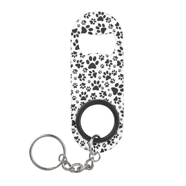 Dog Paws Black and White Polka Dot Mini Flaschenöffner (Vorderseite)