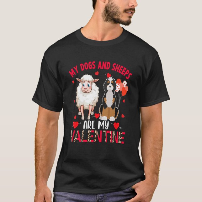 Dogs And Sheeps Are My Valentine Bernedoodle With  T-Shirt (Vorderseite)