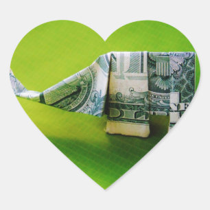 Dollar-Bill Origami Elephant auf grünem Hintergrun Herz-Aufkleber