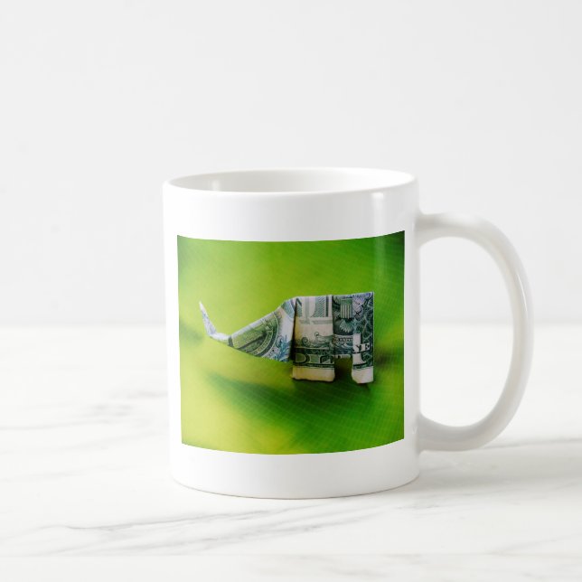 Dollar-Bill Origami Elephant auf grünem Hintergrun Kaffeetasse (Rechts)