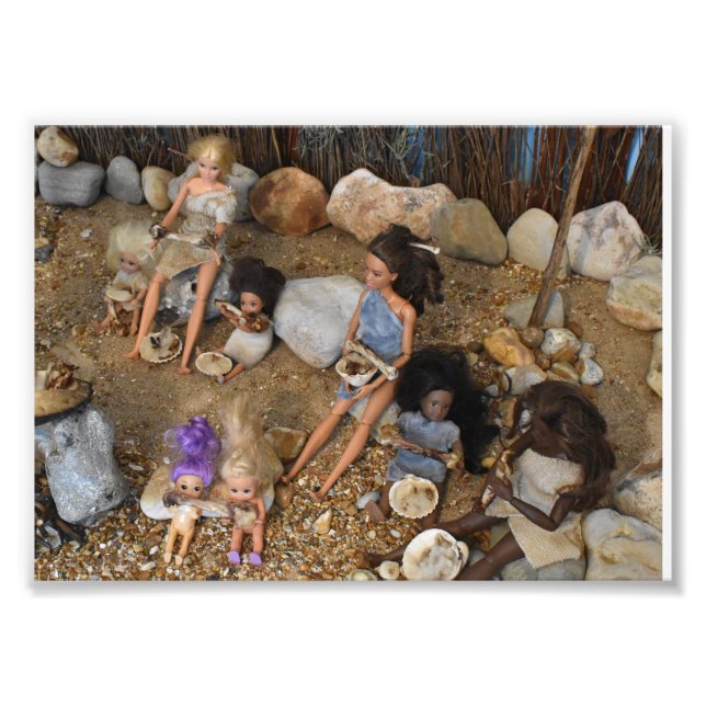 Dolls in prähistorischen Zeiten. Fotodruck (Vorne)