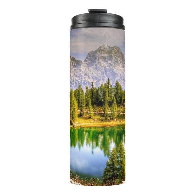 Dolomite Mountains and Lake Stunning Landscape Thermosbecher (Vorderseite)