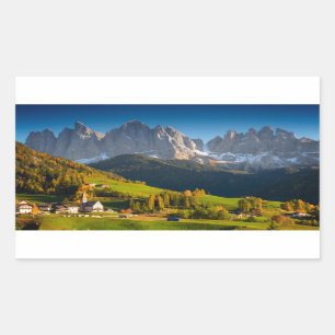 Dolomiten Dorf im Fall rechteckiger Aufkleber
