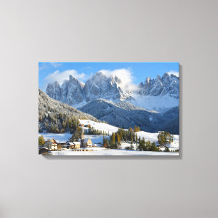 Dolomiten-Dorf im Winter Leinwanddruck
