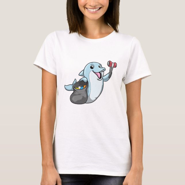 Dolphin als Reiniger mit Mülltüte T-Shirt (Vorderseite)