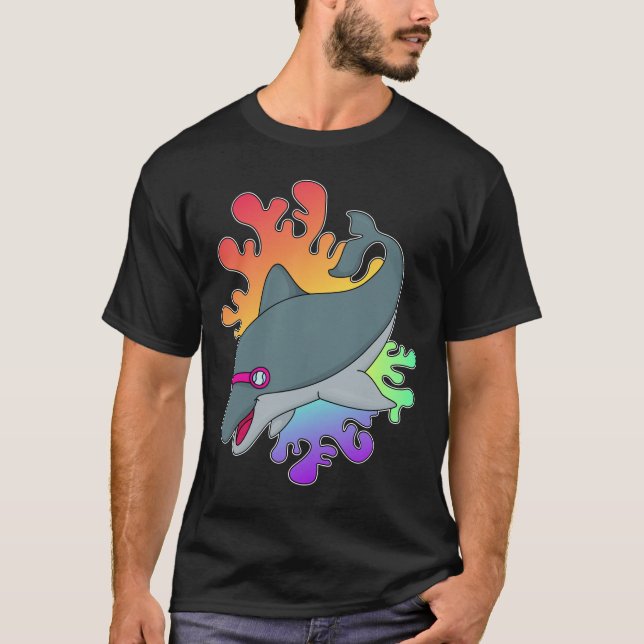 Dolphin beim Baden mit Schwimmbrille T-Shirt (Vorderseite)