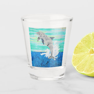Dolphin Jumping Ocean Splashing Beach Lover Schnapsglas