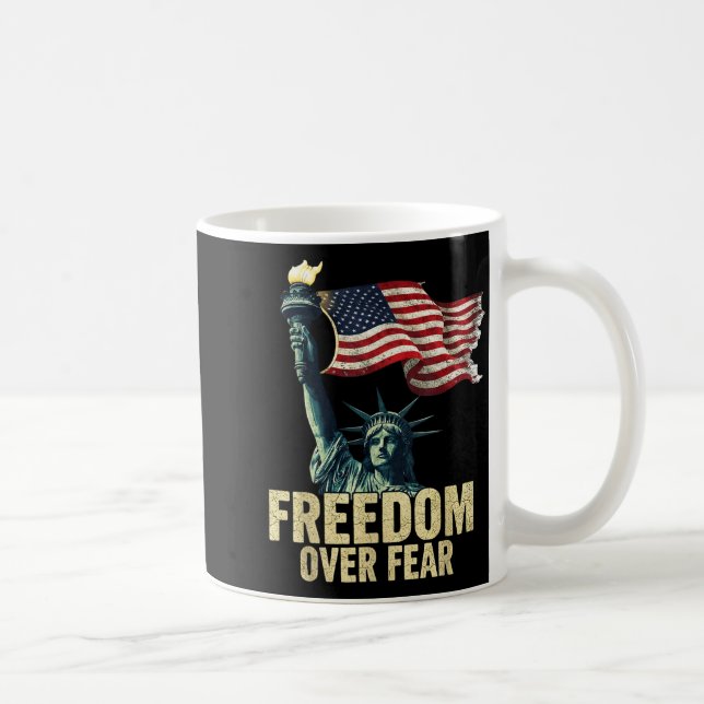 Dom Over Fear Statue Of Liberty Flag Graphic  Kaffeetasse (Rechts)