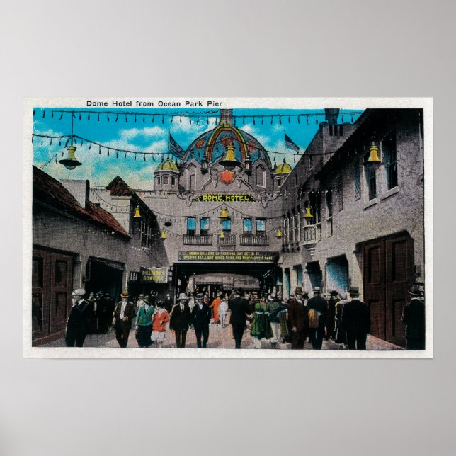 Dome Hotel from Ocean Park Pier Poster (Vorne)