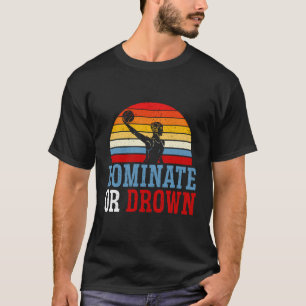 Dominate oder Drossel Water Polo Athlete