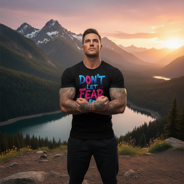 Don’t Let Fear Win Graffiti  Tri-Blend Shirt (Von Creator hochgeladen)