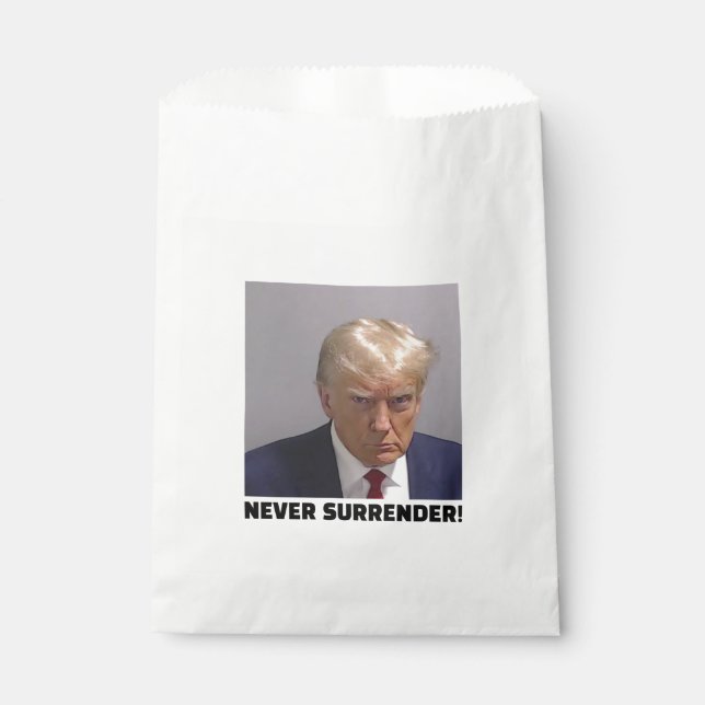 Donald J Trump Tasse Shot - Nie übergeben Long Sle Geschenktütchen (Vorderseite)