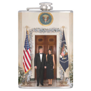 Donald & Melania Trumps Weihnachtsweißhaus Flachmann