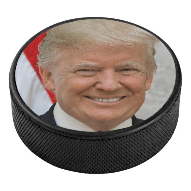 Donald Trump Eishockey Puck (3/4)