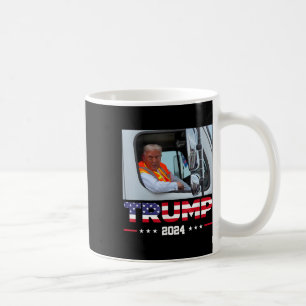 Donald Trump fährt in riesigem Lastwagen 1 Kaffeetasse