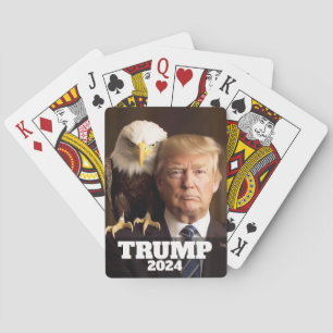 Donald Trump-Foto 2024 - Glatzenadler auf Schulter Spielkarten