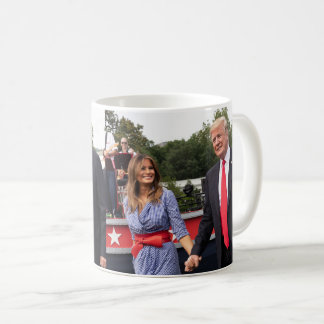 Donald Trump mit First Lady Melania Kaffeetasse