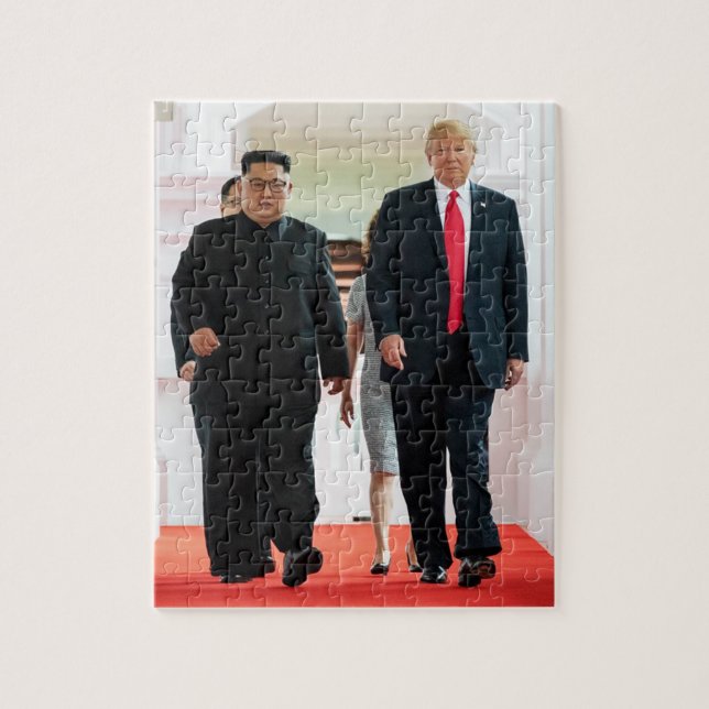 Donald Trump mit Kim Jong Un in Singapur (Vertikal)